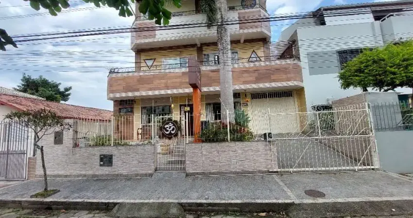 Casa comercial para alugar na Rua Professora Enoé Schutel, 168, Trindade, Florianópolis