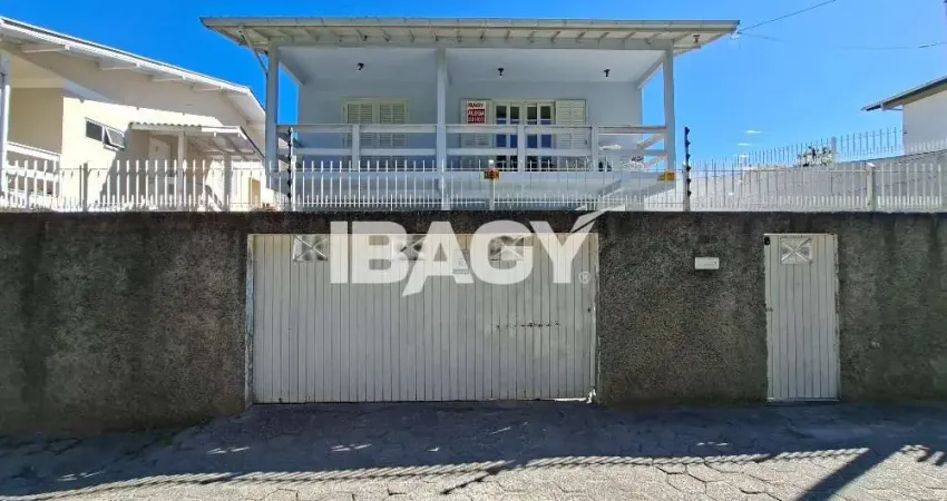 Excelente apartamento 1 dormitório(s) em agronômica - florianópolis