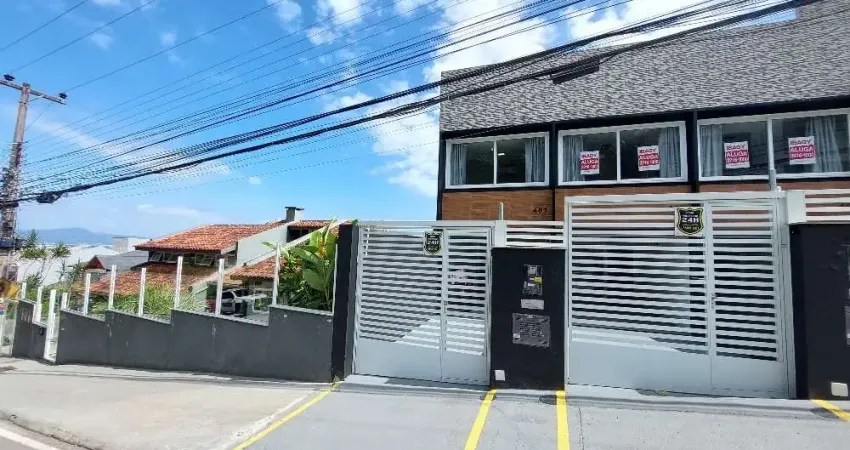 Casa com 2 quartos para alugar na Avenida do Antão, 481, Centro, Florianópolis