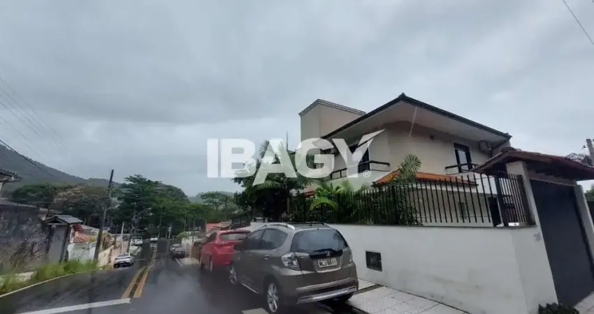 Kitnet / Stúdio para alugar na Rua do Marfim, 203, Monte Verde, Florianópolis