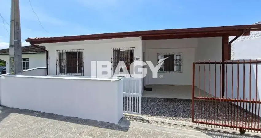 Casa com 2 quartos para alugar na Lupercio Domingos Espindola, 152, Barra do Aririú, Palhoça