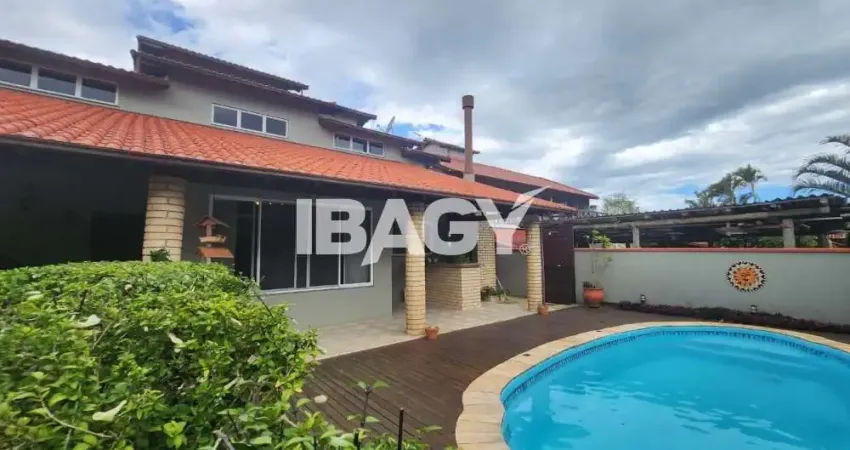 Excelente casa 4 dormitório(s) em rio tavares - florianópolis