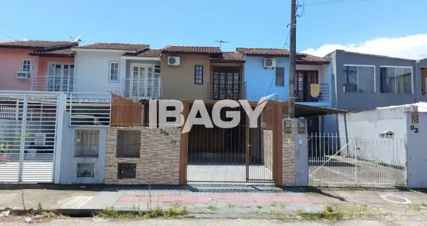 Casa com 2 quartos para alugar na Rua Telmo Luiz Martins, 294, Forquilhas, São José