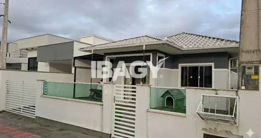 Casa com 2 quartos para alugar na Rua Tomáz Domingos da Silveira, 85, Bela Vista, Palhoça