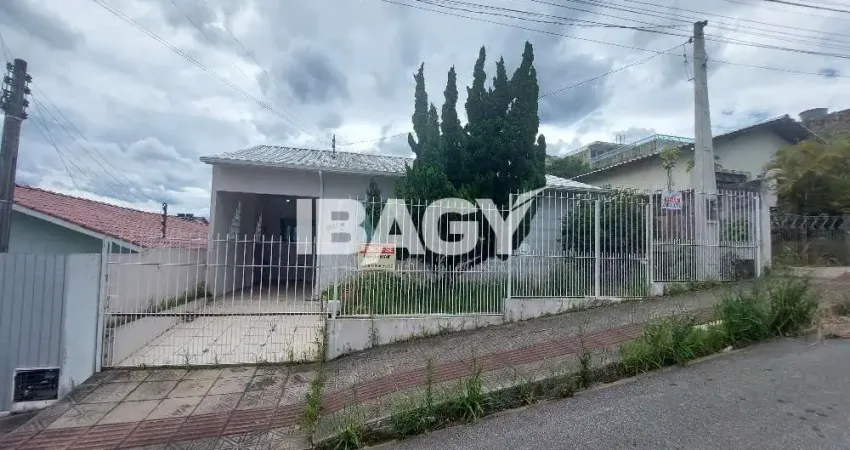 Casa com 3 quartos para alugar na Rua Ataulfo Alves, 283, Roçado, São José