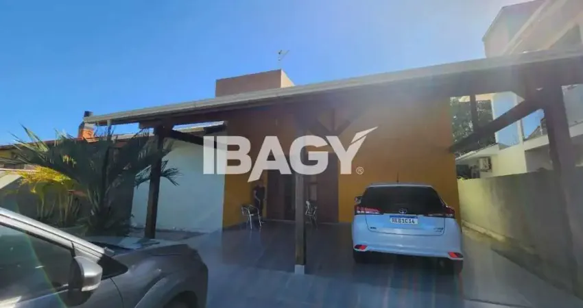 Excelente casa 3 dormitório(s) em campeche - florianópolis