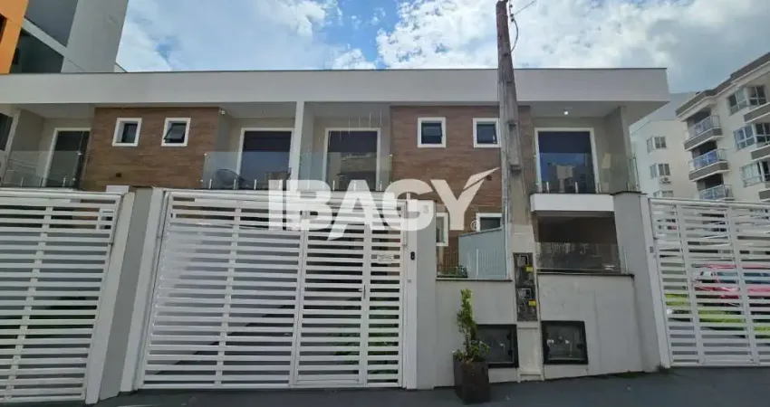 Casa com 2 quartos para alugar na Rua Milão, 186, Pagani, Palhoça