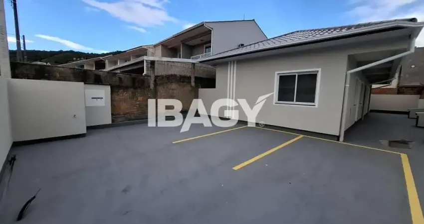 Excelente Apartamento 1 dormitório(s) em Potecas - São José