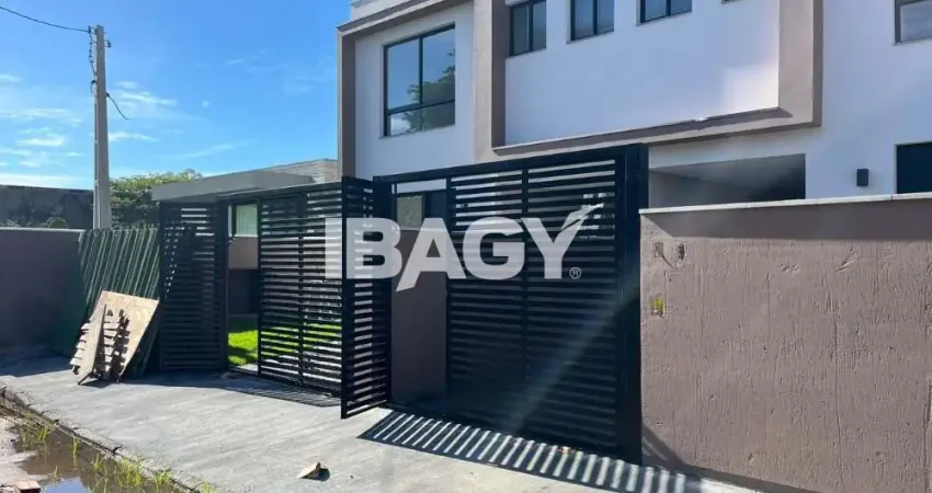 Excelente Casa 3 dormitório(s) em Carianos - Florianópolis