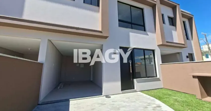 Excelente Casa 3 dormitório(s) em Carianos - Florianópolis