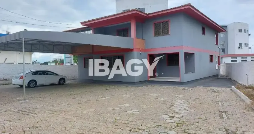 Casa comercial para alugar na Rua Doutor Constâncio Krummel, 578, Praia Comprida, São José