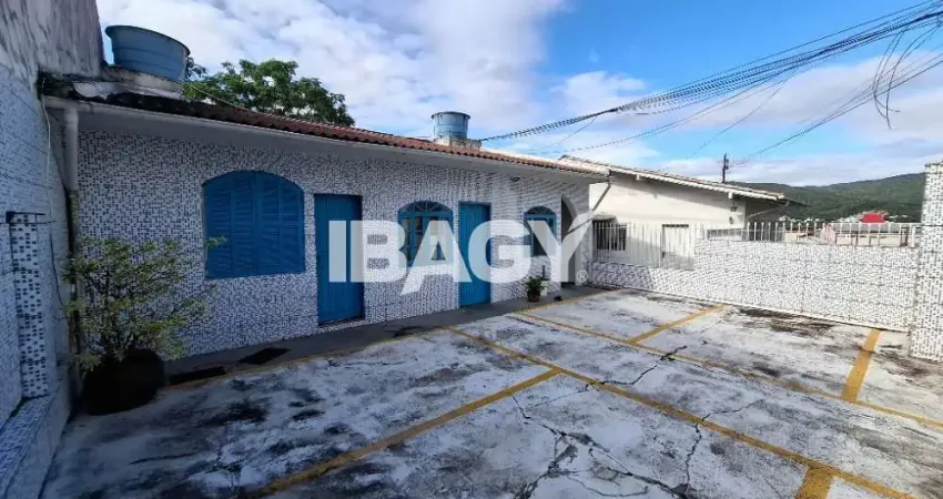 Excelente Kitnet 1 dormitório(s) em Trindade - Florianópolis