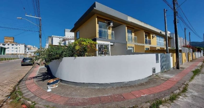 Casa com 2 quartos para alugar na Dos Girassois, 419, Forquilhas, São José