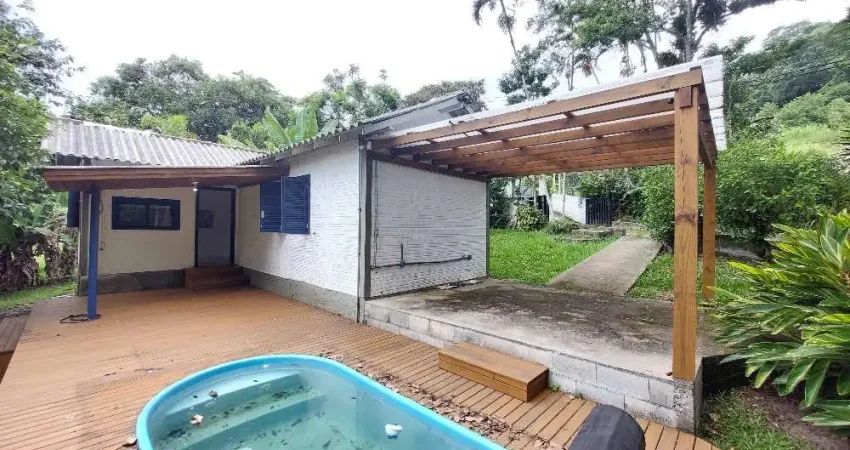 Excelente Casa 2 dormitório(s) em Sambaqui - Florianópolis