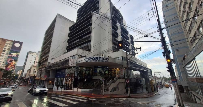 Oportunidade! Salas/Conjuntos em Centro - Florianópolis