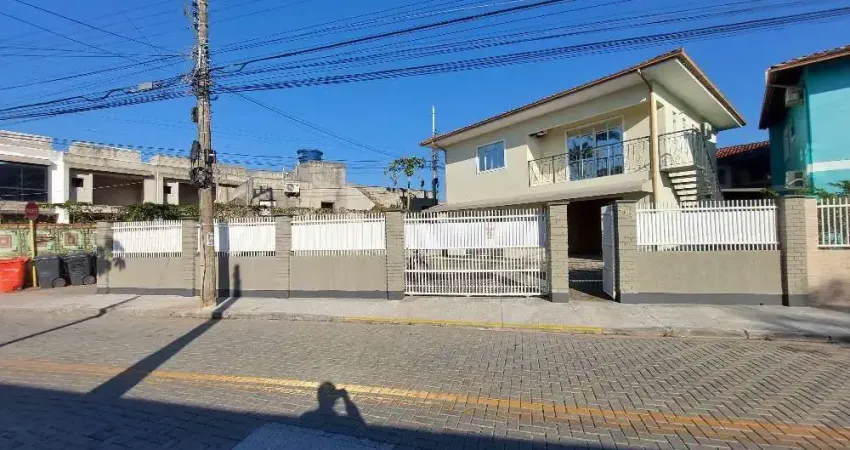 Excelente Casa 4 dormitório(s) em Lagoa da Conceição - Florianópolis