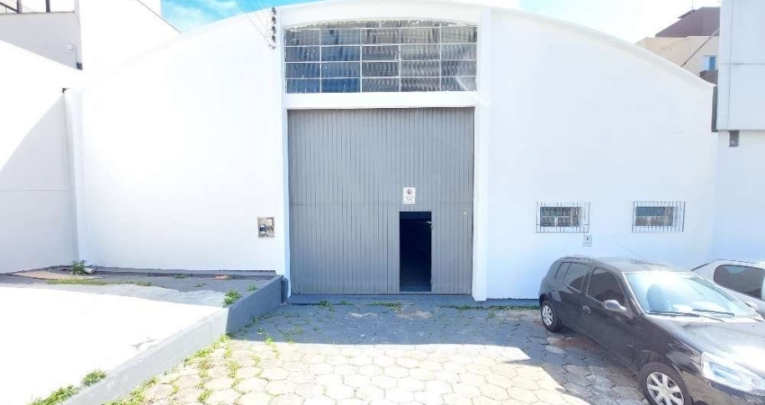 Barracão / Galpão / Depósito para alugar na Rua Renato Ramos da Silva, 270, Barreiros, São José