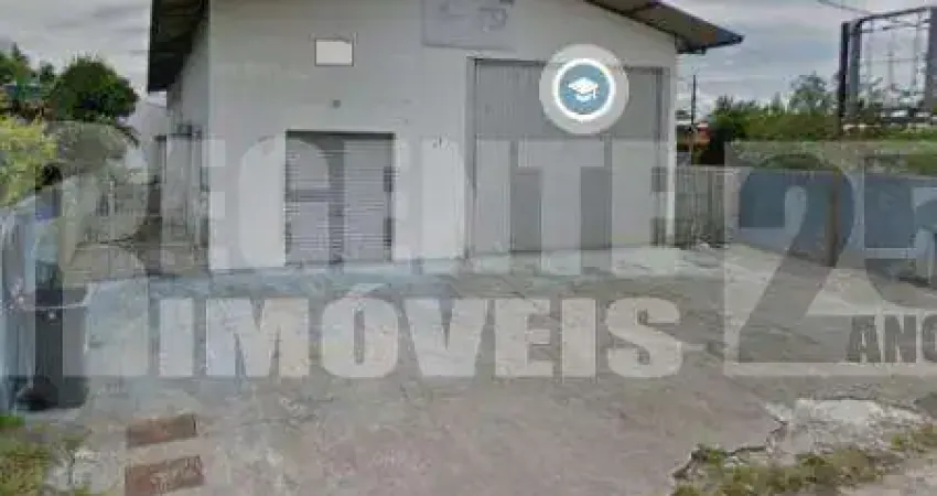 Galpão à venda no bairro Carianos em Florianópolis.