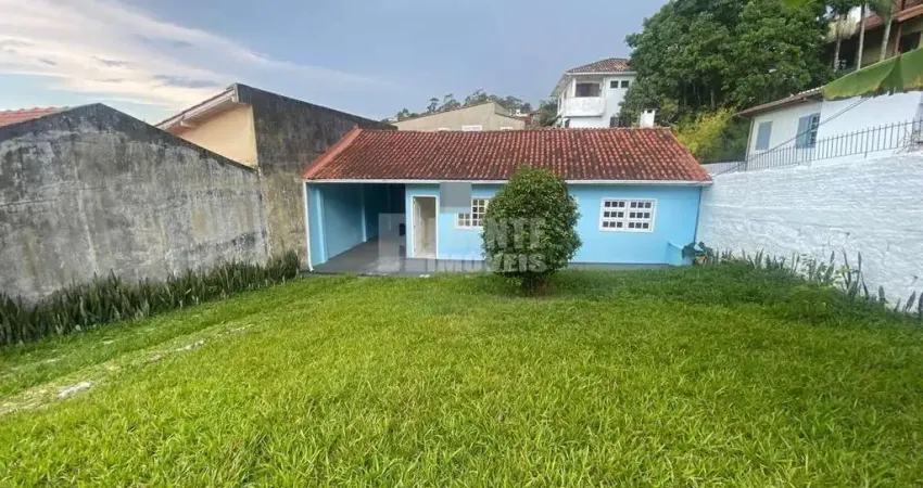 Ótima casa com 2 dormitórios no bairro Trindade!