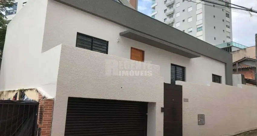Casa com 2 dormitórios sendo 1 suíte no bairro Agronômica em Florianópolis SC
