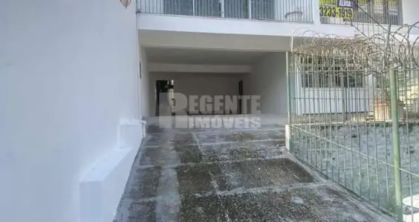 Excelente casa comercial para locação no bairro Capoeiras!