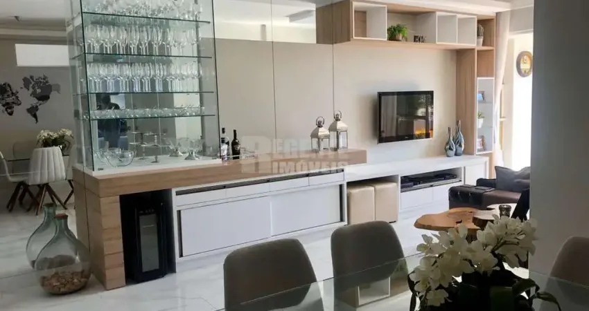 Excelente apartamento de 3 dormitórios no bairro Agronômica!