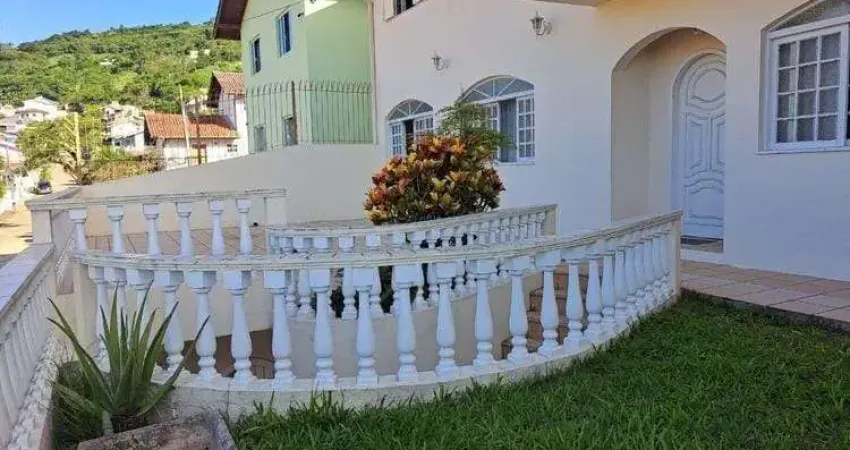 Casa com 10 quartos à venda na Rua Professora Maria do Patrocínio Coelho, 234, Pantanal, Florianópolis