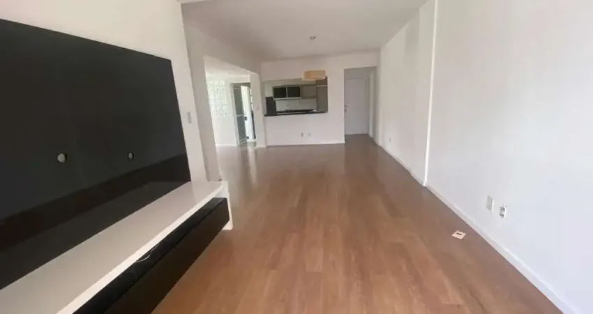 Ótimo apartamento de 3 dormitórios no bairro córrego grande!