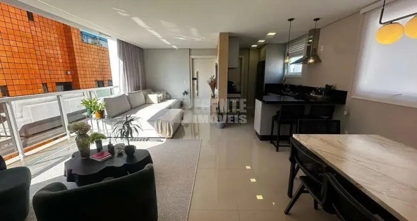 Apartamento com 3 suítes mobiliado no bairro centro em florianópolis.