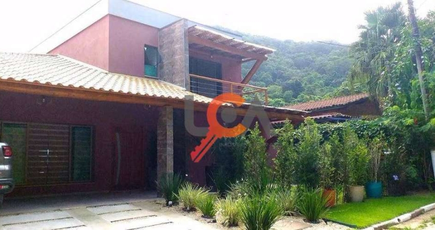 Sobrado com 3 dormitórios à venda, 262 m² por R$ 1.600.000,00 - Martim de Sá - Caraguatatuba/SP