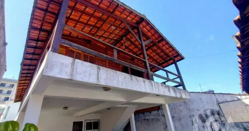 Sobrado a 150 mts da praia com 4 dormitórios à venda, 225 m² por R$ 850.000 - Martim de Sá - Caraguatatuba/SP