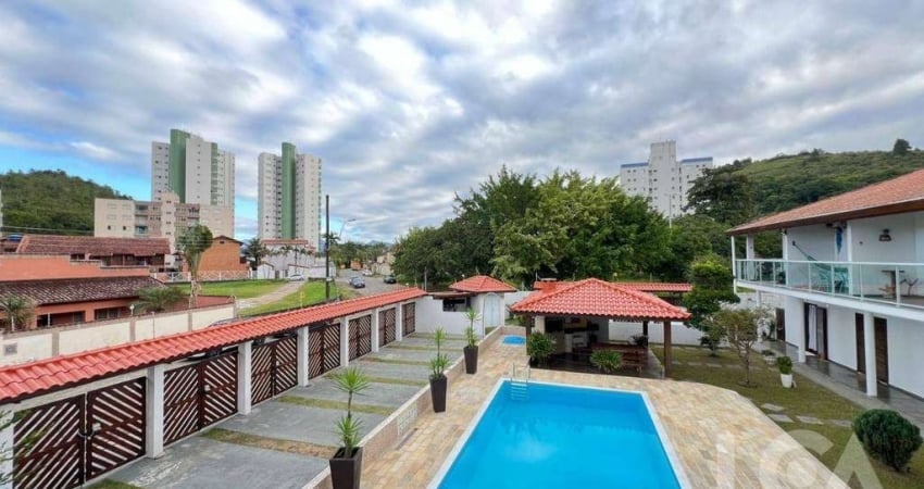 Sobrado com 2 dormitórios para alugar, 150 m² por R$ 2.700,00 - Prainha - Caraguatatuba/SP