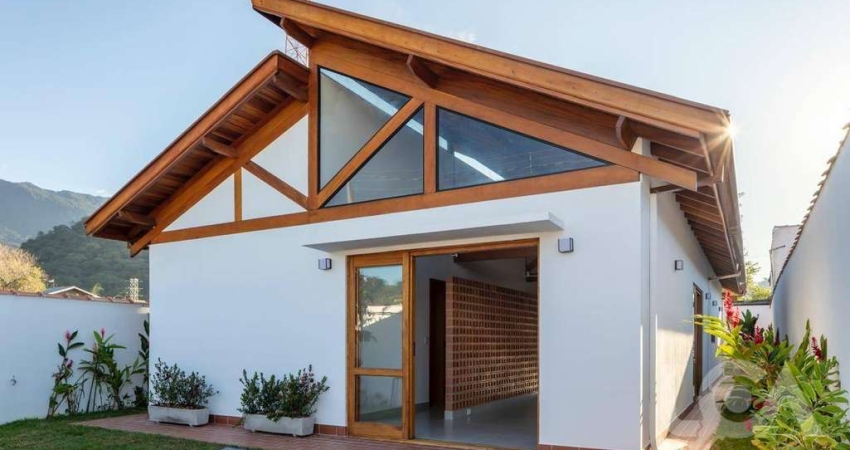 EXCELENTE Casa com 3 dormitórios à venda, 120 m² por R$ 1.060.000 - Massaguaçu - Caraguatatuba/SP