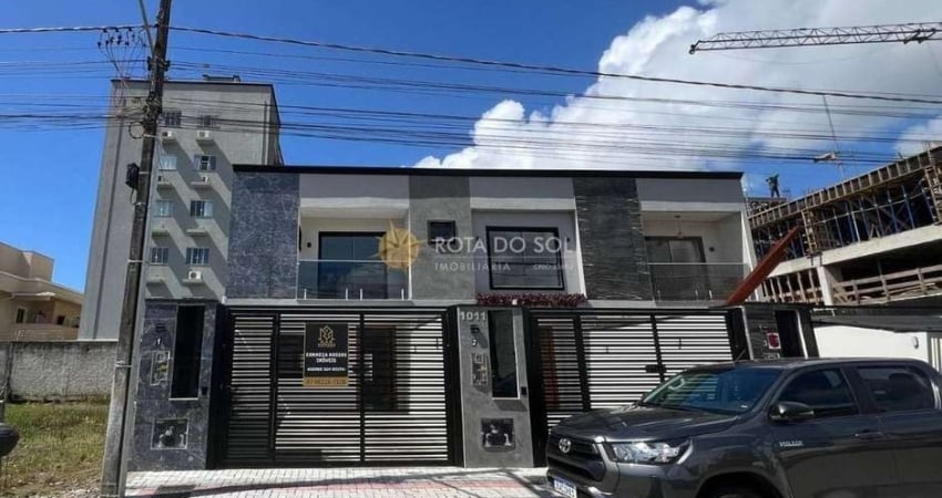Violetas sobrado com 3 quartos e 2 vagas no Morretes