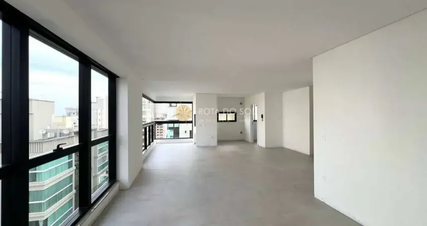 Apartamento com 3 quartos à venda na Rua 207, 348, Meia Praia, Itapema