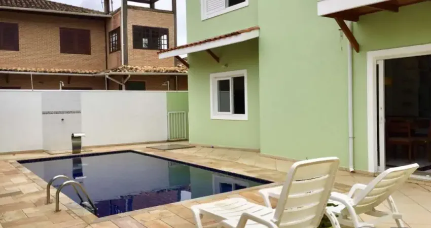 SOBRADO DE ALTO PADRÃO COM 5 DORMITÓRIOS NO ITAGUÁ.
