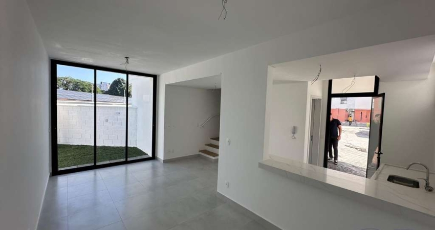 SOBRADO NOVO DENTRO DE CONDOMINIO COM 3 DORMITÓRIOS NO ITAGUÁ.