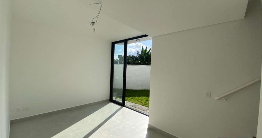 CASA DENTRO DE CONDOMINIO COM 2 DORMITÓRIOS NO ITAGUÁ.