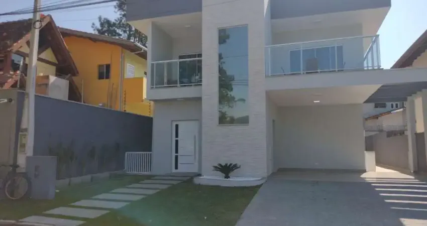 SOBRADO MOBILIADO COM 3 SUÍTES DENTRO DE CONDOMINIO FECHADO.