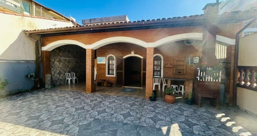 CASA TÉRREA COM 3 DORMITÓRIOS MAIS JACUZZI NO BAIRRO ITAGUÁ.