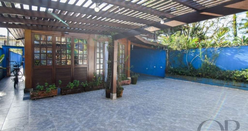 CASA TÉRREA COM 3 DORMITÓRIOS MAIS EDÍCULA APENAS 200 METROS DA ORLA DO ITAGUÁ.