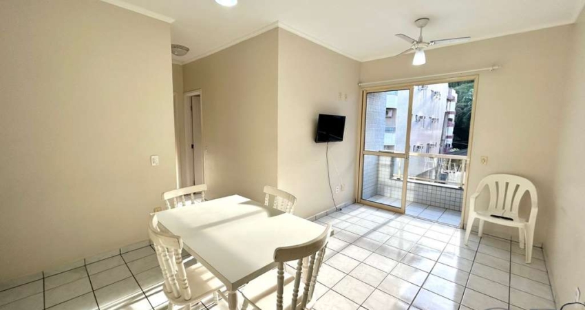 APARTAMENTO MOBILIADO COM 2 DORMITÓRIOS APENAS 150 METROS DA PRAIA GRANDE