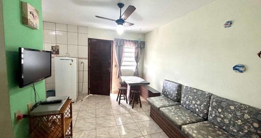 APARTAMENTO MOBILIADO COM 2 DORMITÓRIOS APENAS 600 METROS DO MAR.