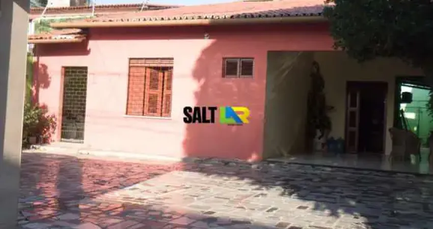Casa Plana com 4 dormitórios à venda, 325,00 m² por R$ 700.000- Cidade dos Funci