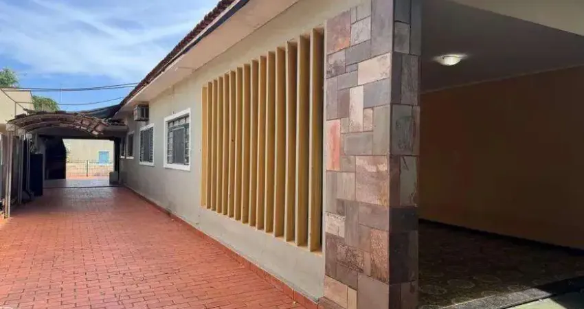 Casa de alto padrao com 3 dormitorios e piscina no jardim do prado, aracatuba
