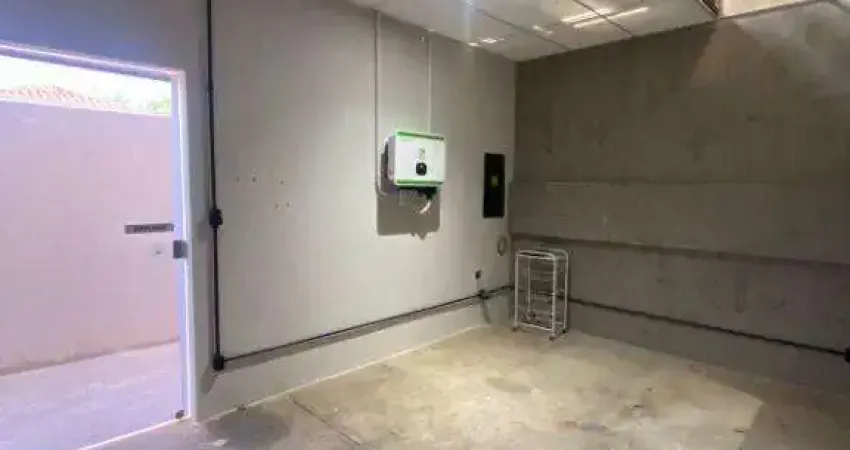 Excelente barracao de facil acesso e com localizacao privilegiada!