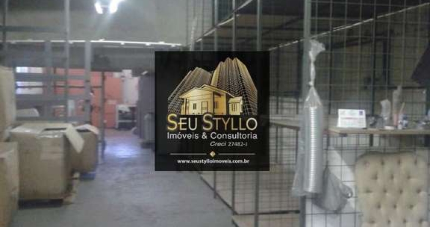 2 Casas 1 Escritório e 1 Galpão no térreo - Próximo ao Metrô Saúde.