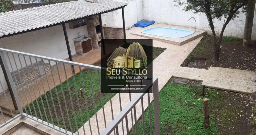 Casa espaçosa com quintal, piscina e ótima localização em sp