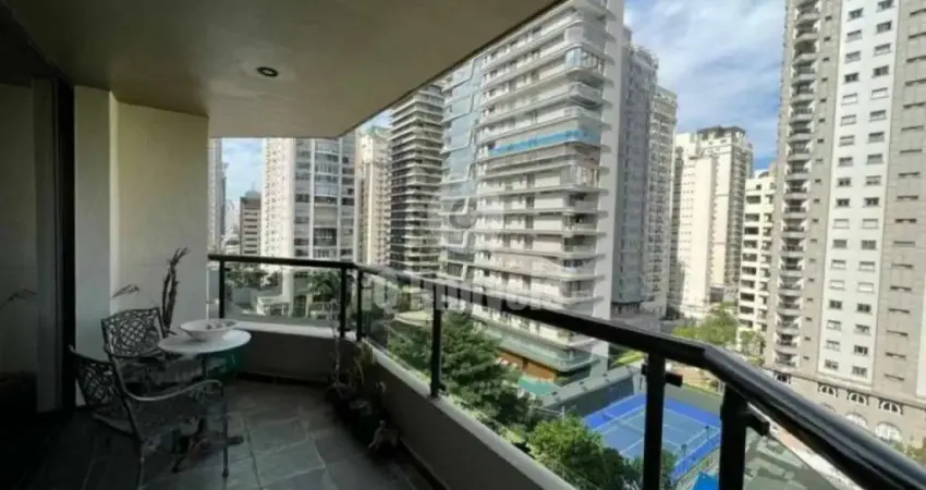 Apartamento a venda no Itaim Bibi, 220 metros, 3 suítes com 4 vagas.