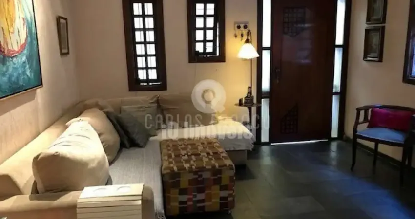 Sobrado no Campo Belo para venda. Zoneamento misto